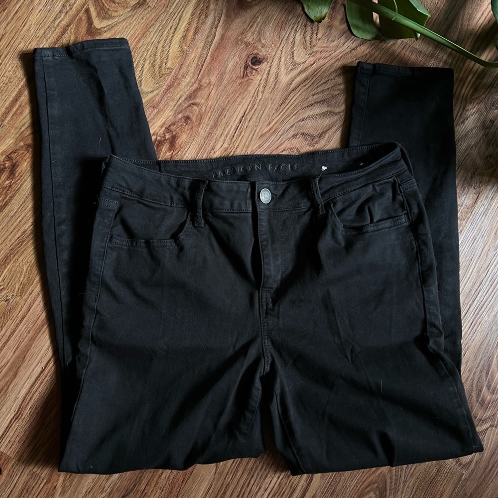Black American Eagle Distressed Skinny Jeans